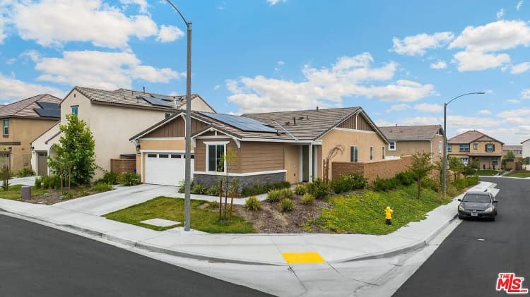 519 Tucker Ave, Rialto, CA 92377