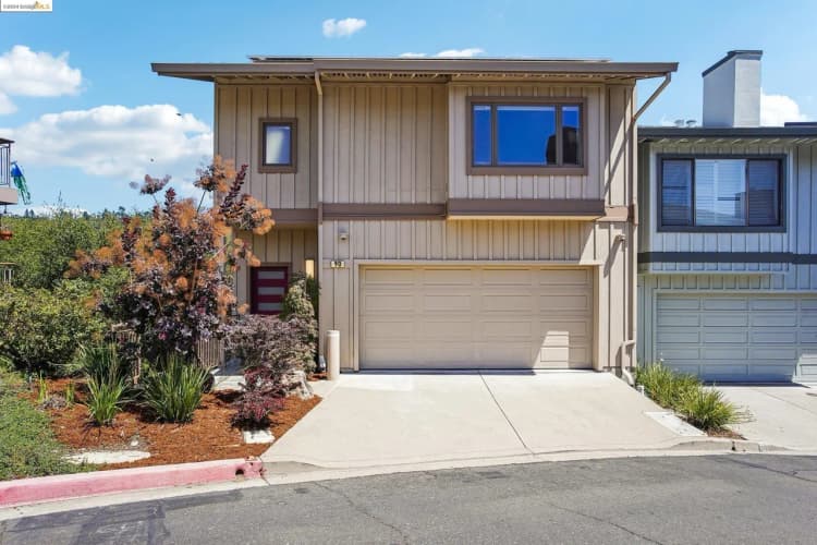 90 Starview Dr, Oakland, CA 94618